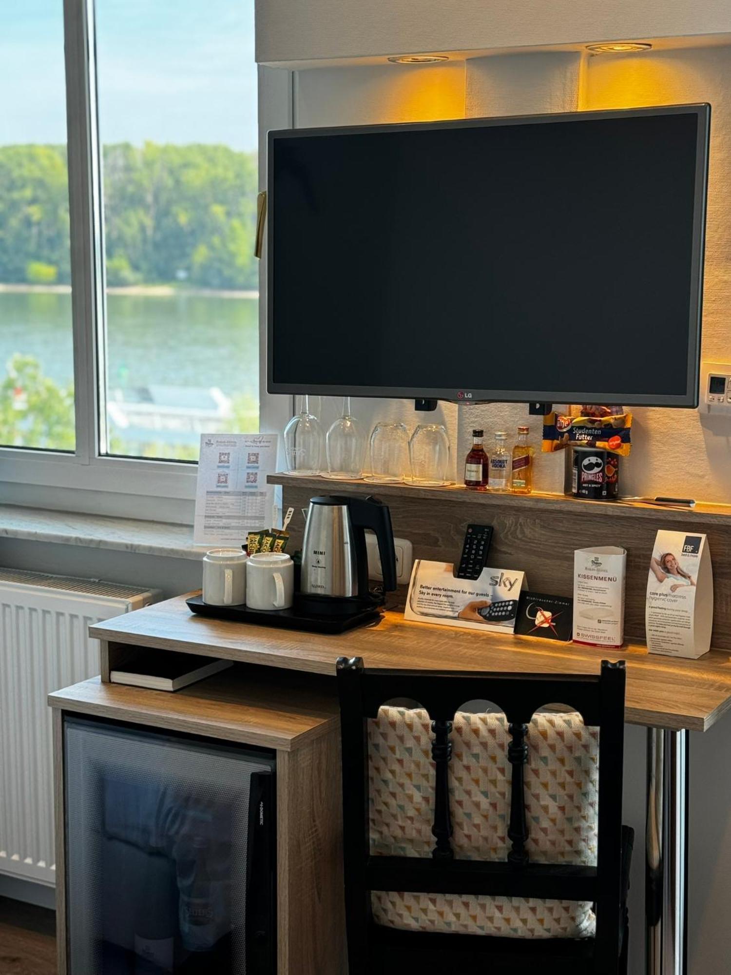 Rhein-Hotel Nierstein Bagian luar foto