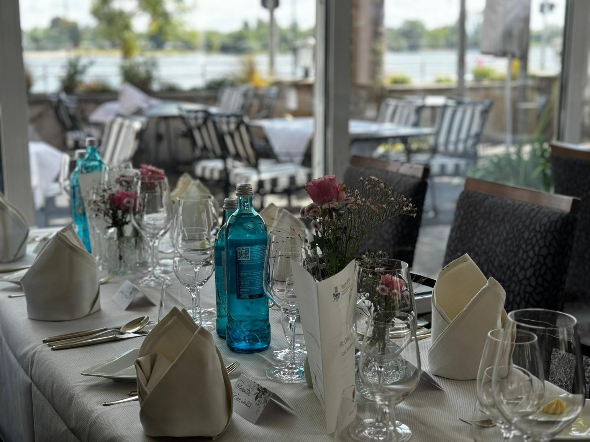 Rhein-Hotel Nierstein Bagian luar foto